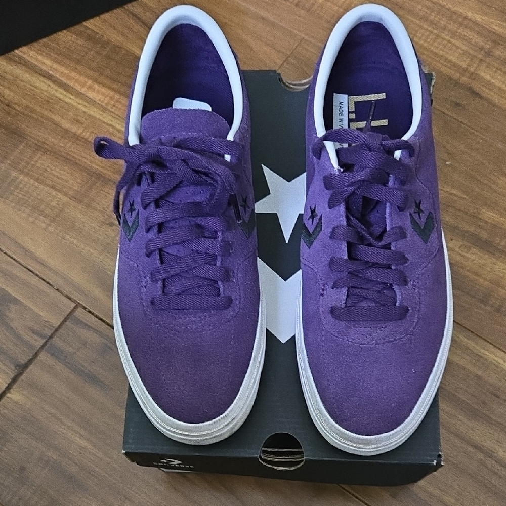 Converse Men's / Unisex Sneakers in Rich Purple